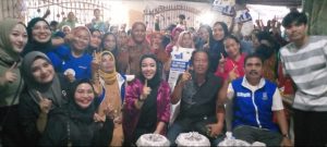 Hj.Nurlenni Kahar Sibali Caleg partai PAN dapil 1V  disambut Penuh semangat dan kebahagiaan  warga dusun Tamanroya saat Silaturahmi
