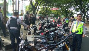 Pululuhan Kendaraan Bermotor Roda Dua Aksi Balap Liar Diamankan Polisi di Gowa