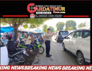Ciptakan Kamseltibcar Lantas, Polsek Marbo Berikan Pengamanan di Pasar Tradisional Lengkese. 