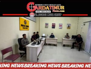 Kasihumas Polres Gowa Pimpin Rapat Internal di Ruangan Humas Polres Gowa. 