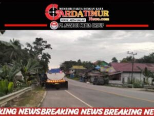 Armada Milik PT Ruby Mineral Ernergi “Kencing” Dipinggir Jalan