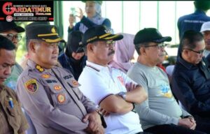 ‌Peringati Hari Lingkungan Hidup, Kabag Log Polres Gowa Bersama Forkopimda Tanam Ribuan Pohon. 