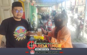 Momen Jumat Berkah, HM9 Berbagi Sijum Untuk Warga Tala’salapang. 