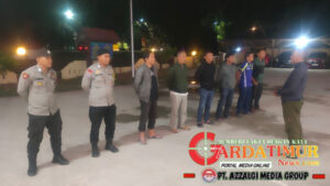Cegah Gangguan Kamtibmas, Kapolsek Bontonompo Polres Gowa Pimpin Personil Bubarkan Balap Liar. 