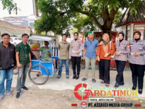 Jum’at Berkah, Kanit Regident Polres Takalar Berbagi Nasi Kotak
