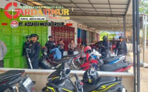 Tim Patroli Brimob Polda Sulsel Amankan Kampanye Terbuka Paslon Bupati Gowa Nomor Urut 2 di Tamarunang. 