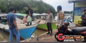 Kapolsek Mapsu IPTU Jamaluddin Berikan Himbauan Keselamatan di Dermaga Penyeberangan Takalar. 