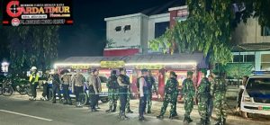 Patroli Gabungan TNI-Polri di Takalar Jelang Idul Fitri, Pastikan Keamanan dan Ketertiban Masyarakat.