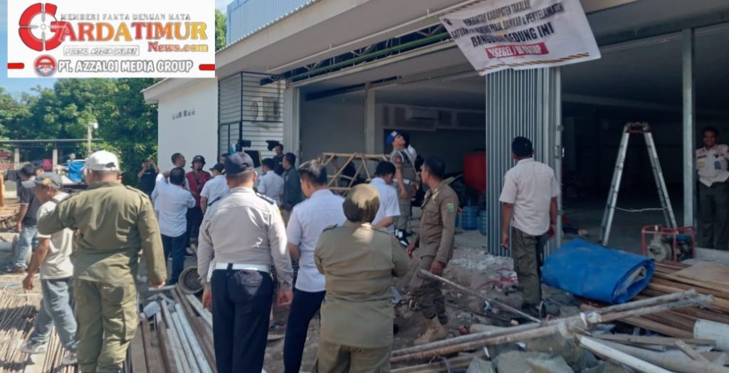 Kasatpol PP Takalar Segel Dua (2) Minimarket.