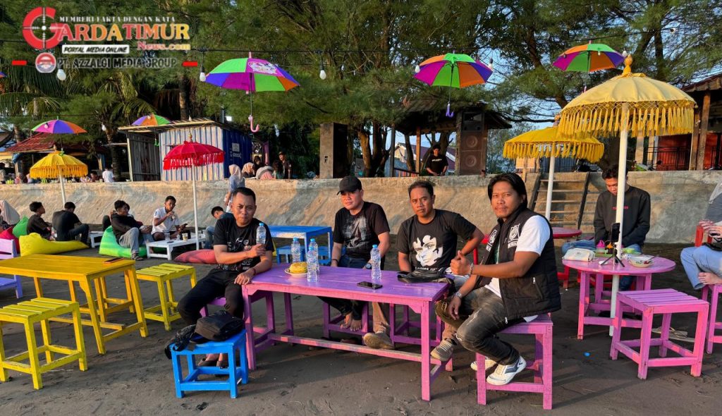 Pesona Senja di Pantai Topejawa, Destinasi Favorit di Takalar.