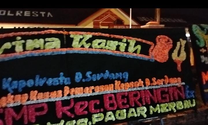 Karangan Bunga Stigmatisasi kepada profesi Wartawan