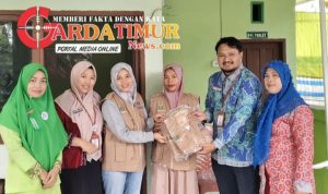 Kuatkan Peran Kader, RS Maryam Citra Medika Distribusikan Rompi Posyandu di Pattallassang