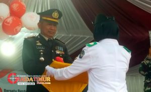Kapolsek Tombolopao Pimpin Upacara Penurunan Bendera HUT RI ke-80 Tingkat Kecamatan