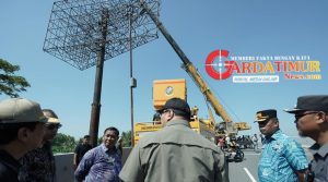Tegas! Bupati Deli Serdang Bongkar Billboard Ilegal di Jalan Arteri Kualanamu