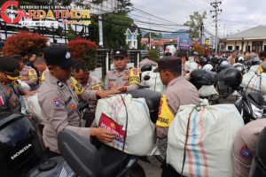 Dengan Sepeda Motor, Polres Aceh Tengah Distribusikan Bantuan Logistik ke Warga Terdampak Bencana di Tiga Kecamatan