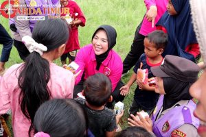 Bhayangkari Peduli, Kapolres Aceh Tengah Bersama Ketua Bhayangkari Kunjungi Pengungsian Ketol