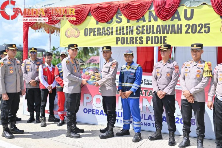 Kapolres Pidie Kunjungi Pos Ops Lilin Seulawah, Semangati Petugas dan Serahkan Bingkisan