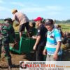 Jalan Tani Aman, Panen Lancar: TNI dan Masyarakat Desa Cakura Cor Talud Bareng di Jenelimbua.