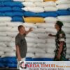 TNI Kawal Langsung: Stok Beras Bulog Malewang 1.516 Ton, Siap Jaga Stabilitas Harga.