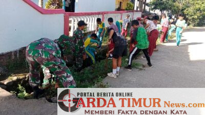 Koramil 1426-01/Polut Ajarkan Gotong Royong Sejak Dini, Ajak Siswa SDN 206 Palleko Kerja Bakti.