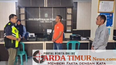 Sidak Disdukcapil Takalar saat Libur Nasional, Iqbal Suaeb Pastikan Layanan KTP-el Tetap Berjalan.