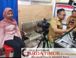 Warga Tamalate Galut Berfoto EKTP, Disdukcapil Takalar Pastikan Semua Layanan Gratis.